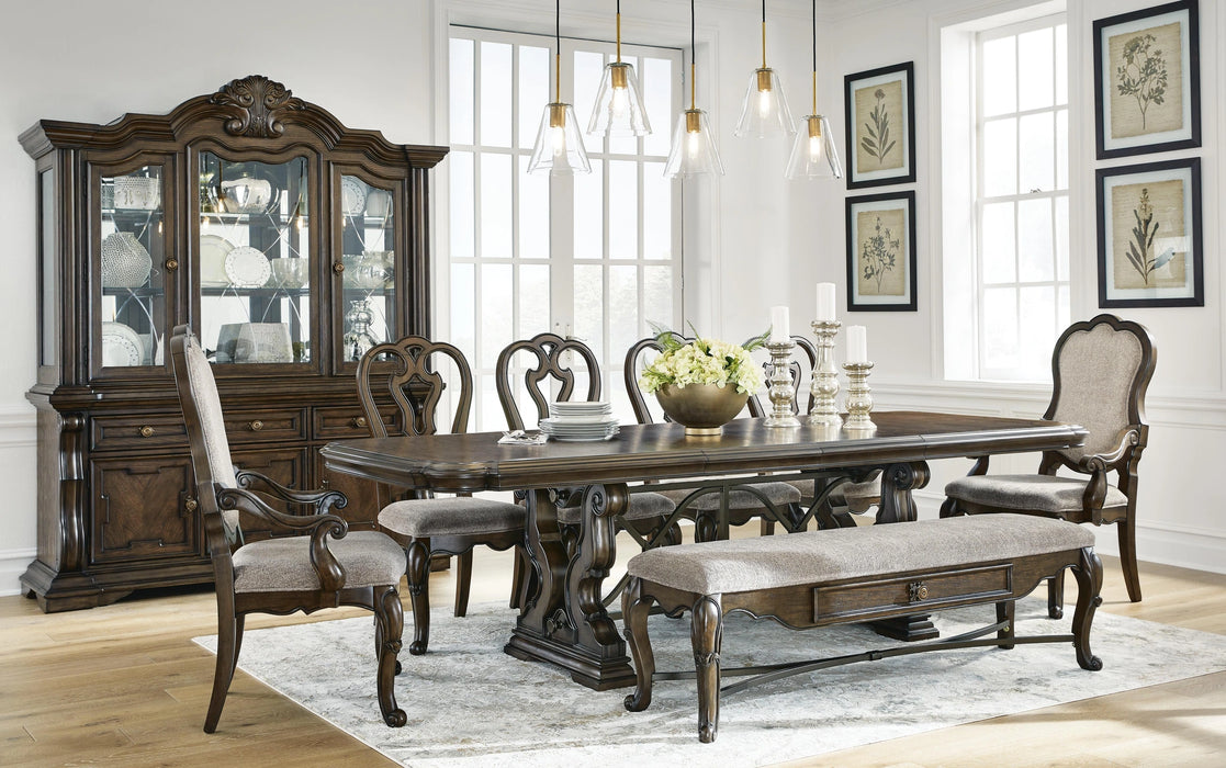 Maylee Dining Room Set