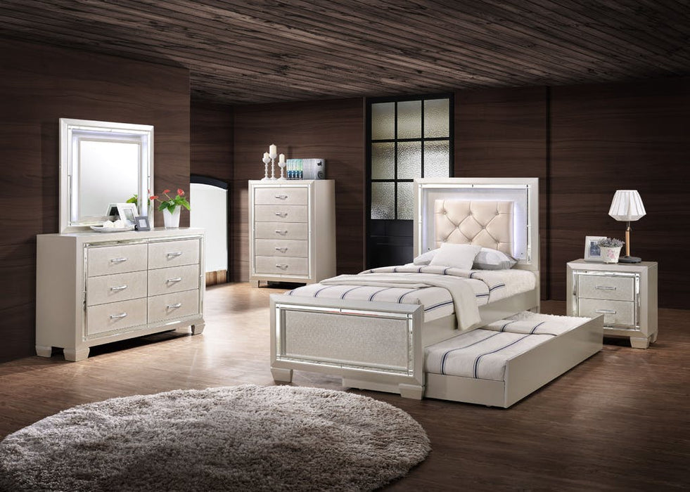 Elements International Platinum Youth Full Panel Bed in Champagne