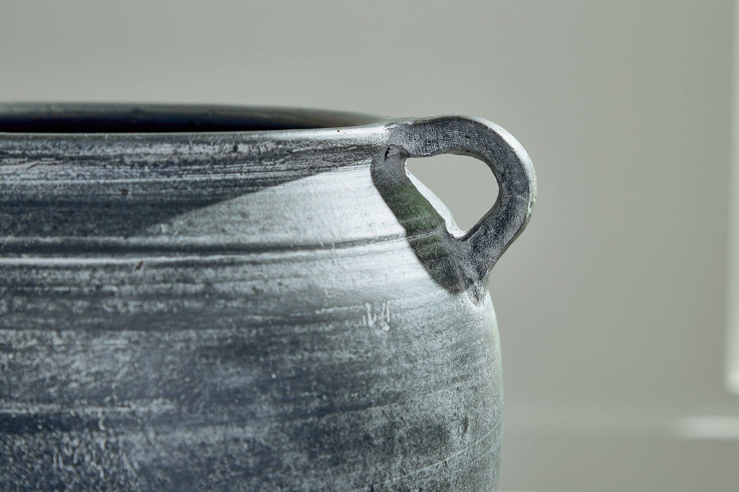 Meadie Vase - Sweet Furniture (Columbus, Ohio)